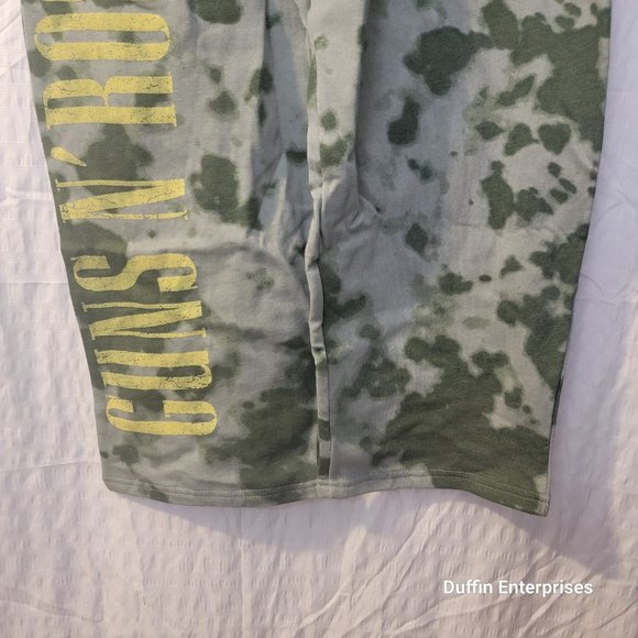 NWT Women's Guns 'N Roses Green Camo Sweatpants Size MEDIUM NEW WITH TAGS - Picture 3 of 6